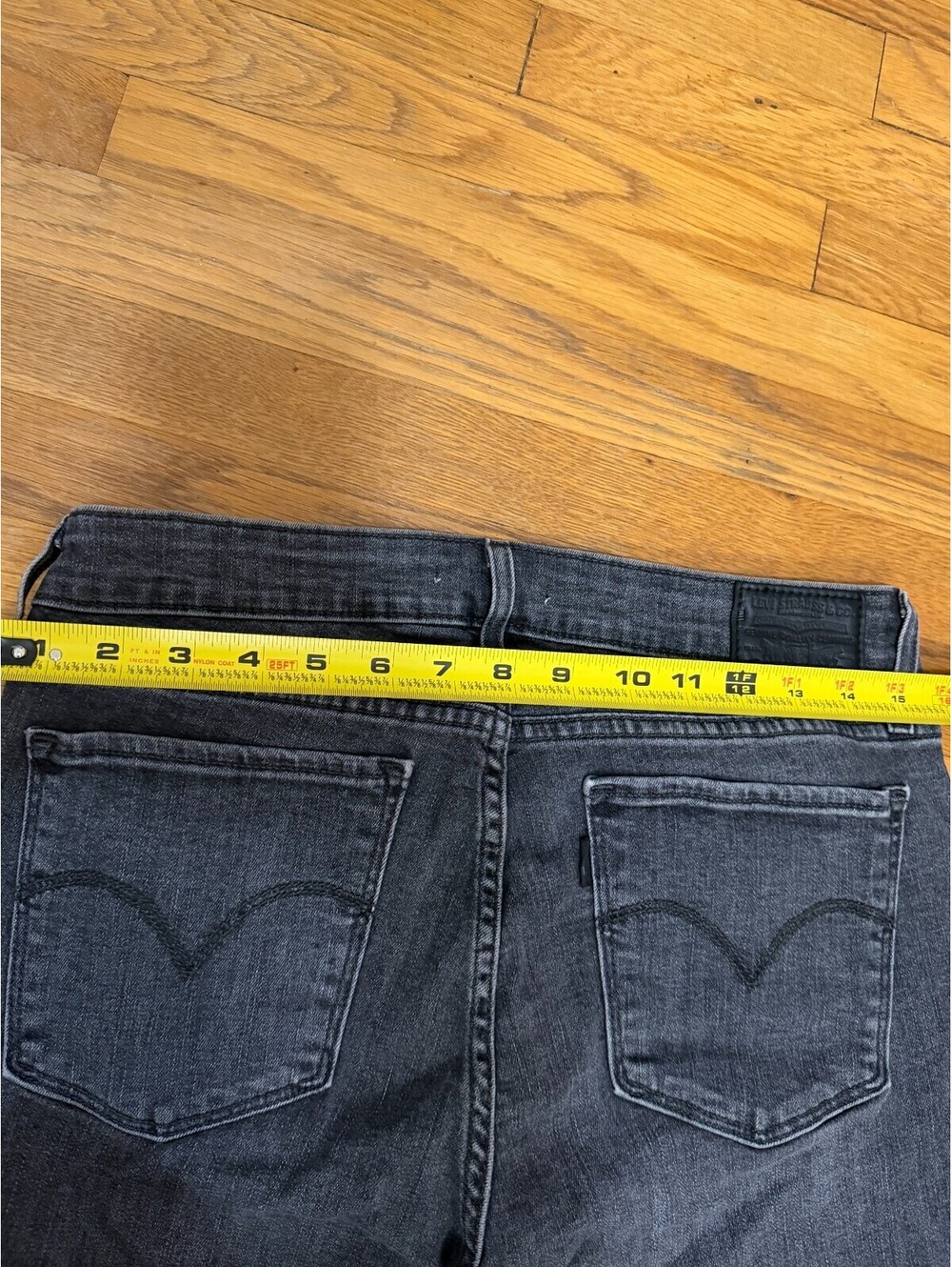 Levi’s Premium 711 Skinny Jeans Black Wash Raw Hem Women’s Size 30 - Picture 4 of 6